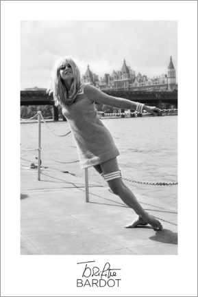 Holzbild  Brigitte Bardot in London