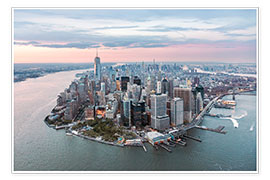 Poster Luftaufnahme von Lower Manhattan mit One World Trade Center bei Sonnenuntergang, New York City, USA